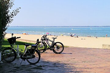 Bikes on arcachon beach