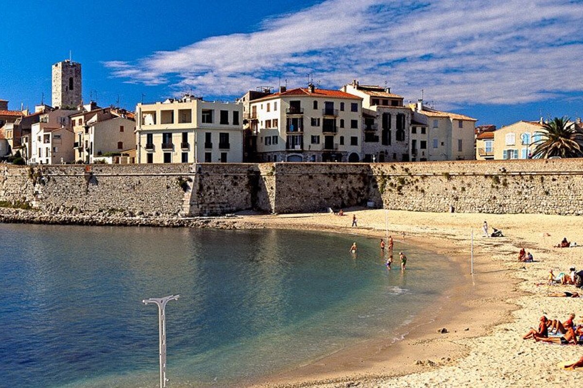 Bays & Billionaires' Splendors Guided Tour, Nice