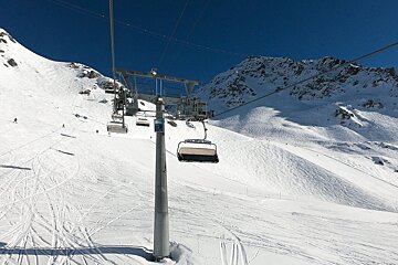 Blue skies and quiet slopes in Verbier