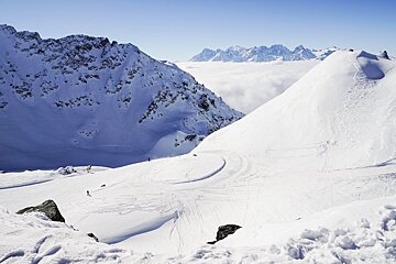 Blue skies and quiet slopes in Verbier