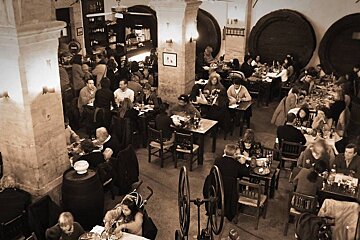 Es Celler de Petra Restaurant, Petra interior