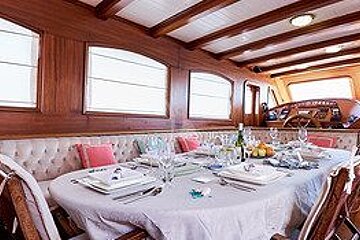 Goleta Turka 114' 35m Sailing Yacht, dining