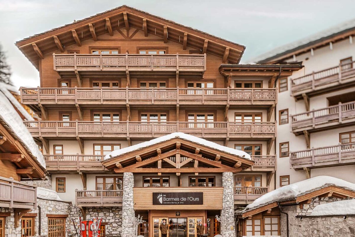 A large building with a sign that says 