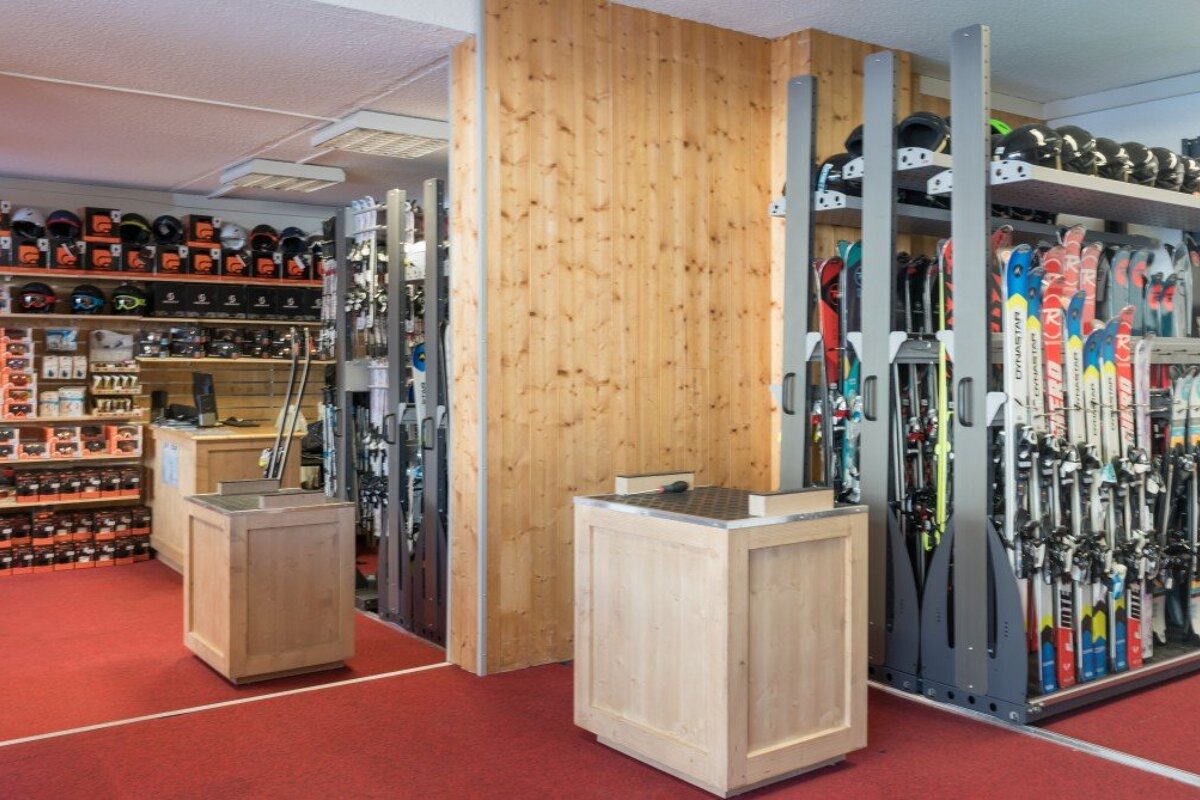 Skimium - Snow Pro Villards Ski Hire, Les Arcs 1800 shop interior