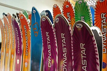 Camp d'Base Ski Hire, Les Deux Alpes shop interior