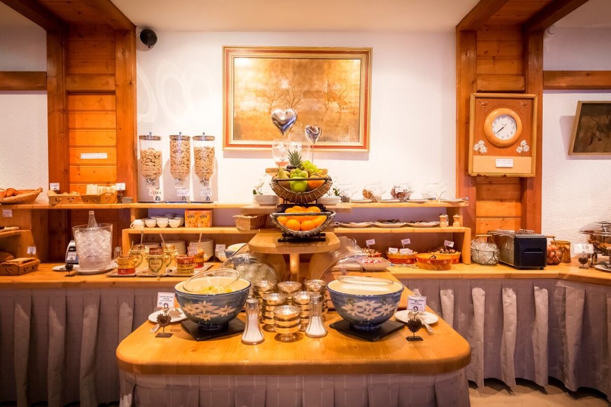 Le Dahu Hotel, Morzine hotel restaurant