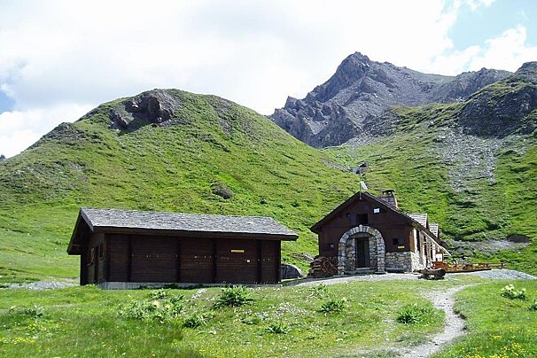 Refuge in the high mountains