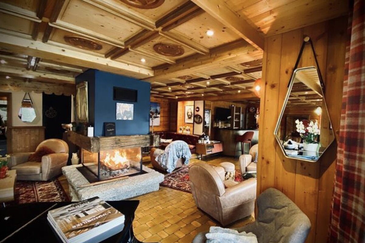 Le Labrador Hotel, Les Gets lounge room