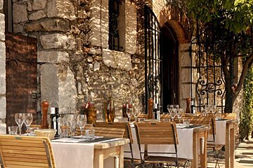 Le Vieux Moulin, Saint-Paul de Vence restaurant terrasse