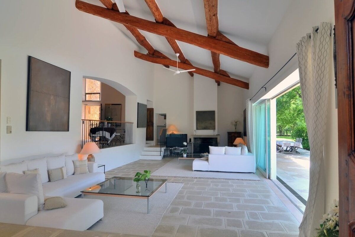 Live like Eric Clapton for less