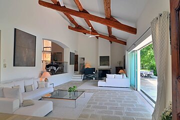 Live like Eric Clapton for less