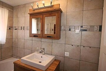 Oden Valhalla Apartment, Verbier bathroom