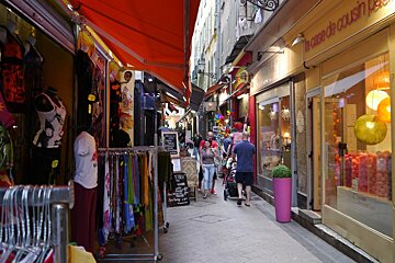 The narrow streets in the Vieille Ville