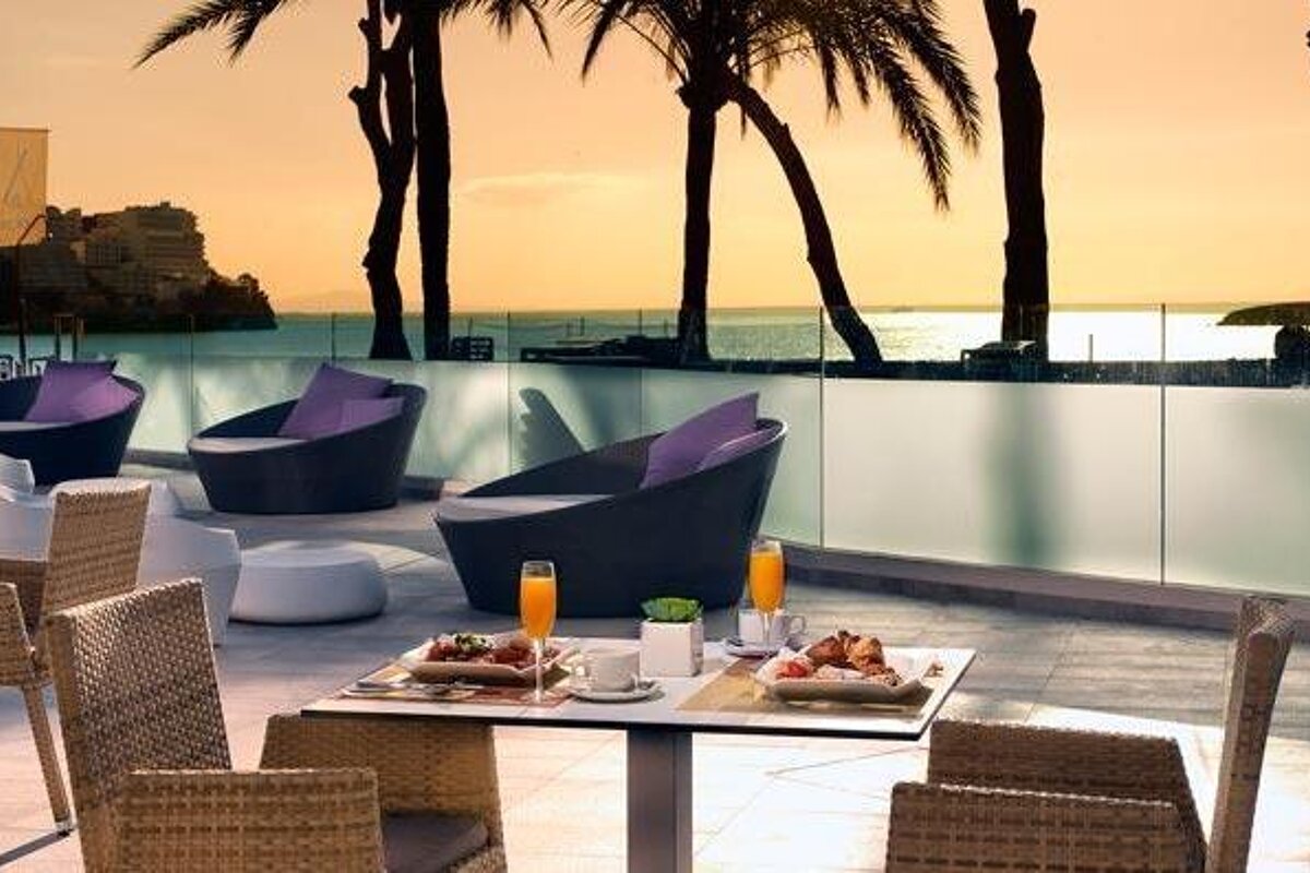 ME Mallorca Hotel, Calvia Beach resort restaurant