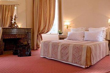 Sept Tours Chateau, Courcelles de Touraine double bedroom