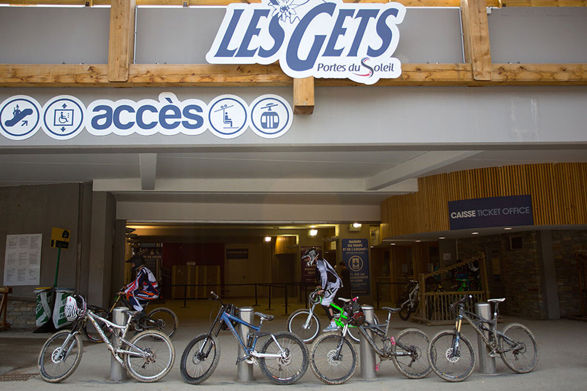 a picture of the front of les gets main lift pass office