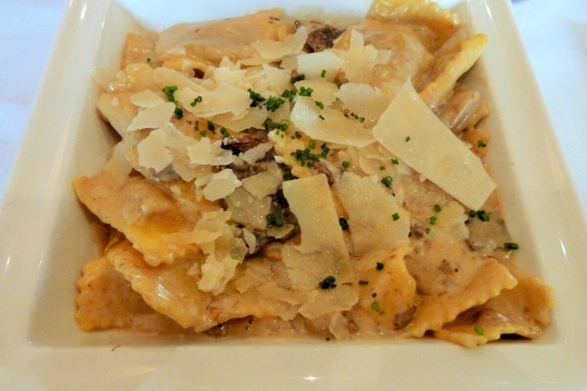 L'M Restaurant Review main