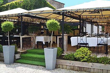 Le Saint-Julien Restaurant, Medoc (North Gironde) garden
