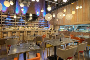 Le Tube Restaurant, Cannes interior