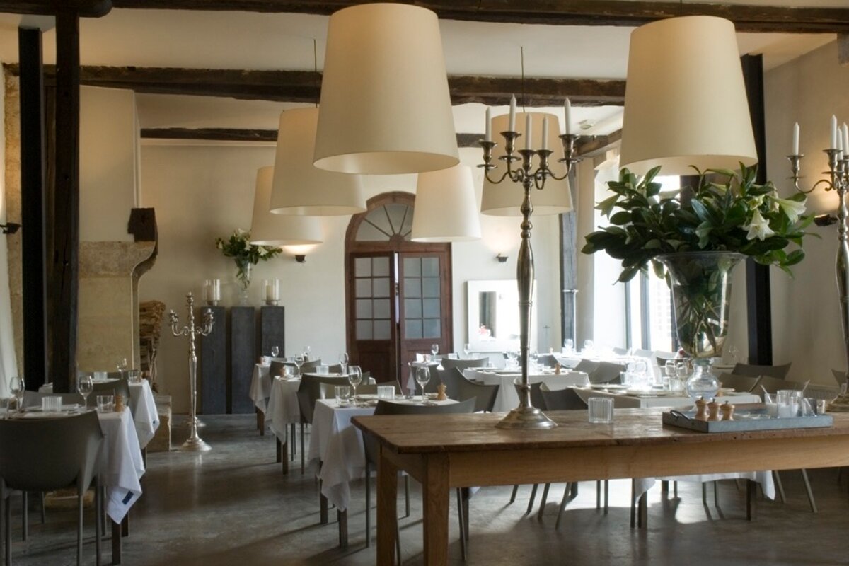 Les Merles Restaurant, Mouleydier interior