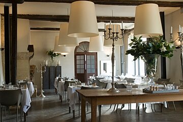 Les Merles Restaurant, Mouleydier interior