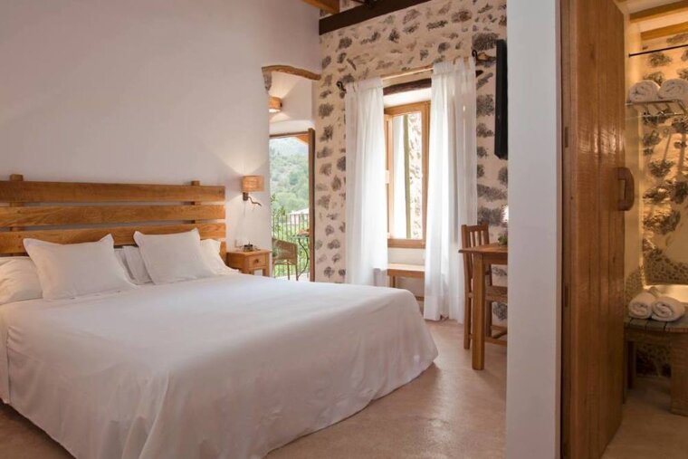 Mallorca's west is best in spring 2018