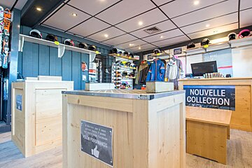 Skimium - Snow Pro Pre-Charmettoger Ski Hire, Les Arcs 1800 shop interior