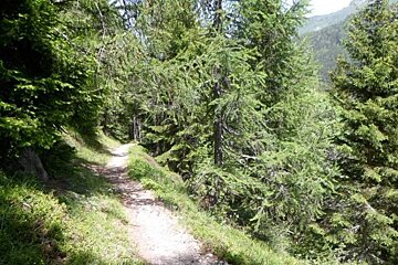Vallorcine to Refuge de Loriaz, Vallorcine walking