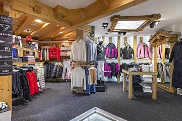 Xtreme Sports Ski Boutique, Verbier Centre shop interior