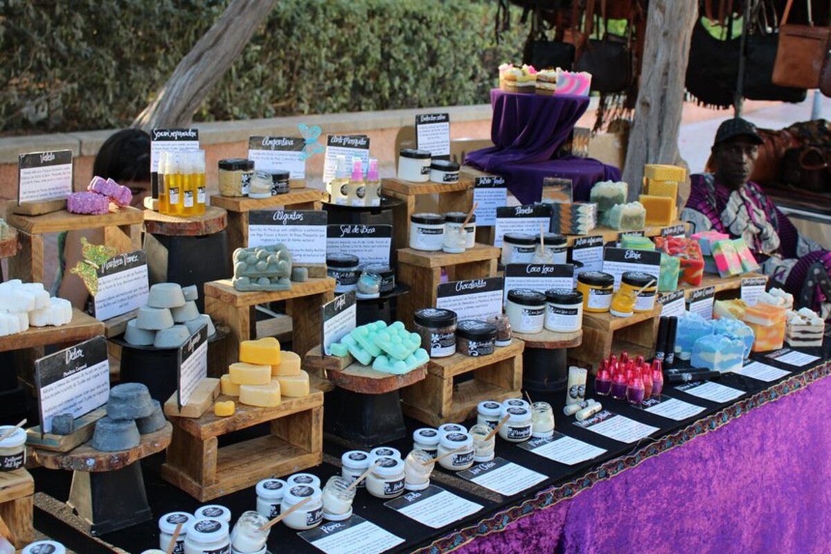 Cala Llonga Market