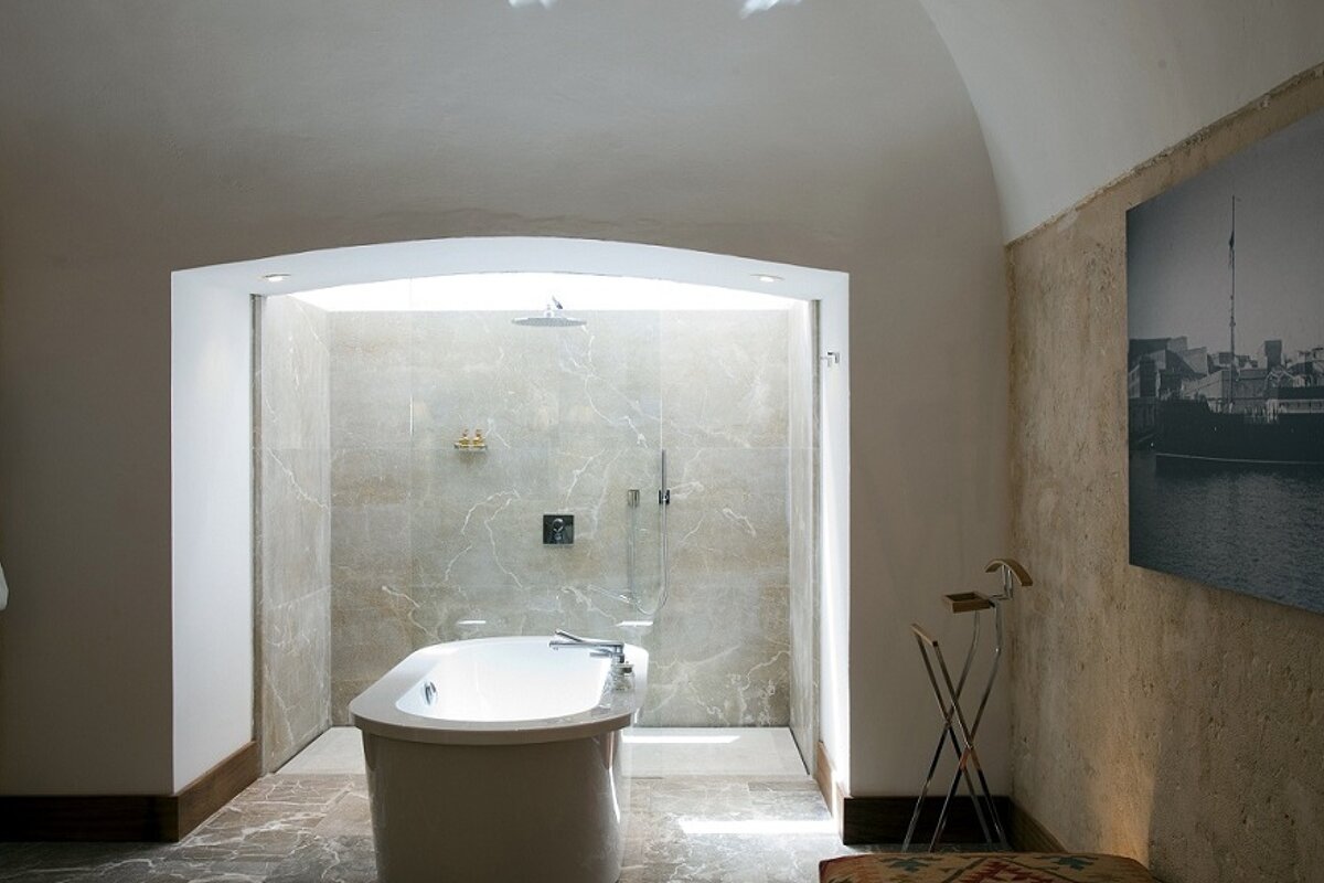 Cap Rocat Boutique Hotel, Cala Blava bathroom