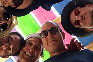 Celebrity squad vacation in Provence
