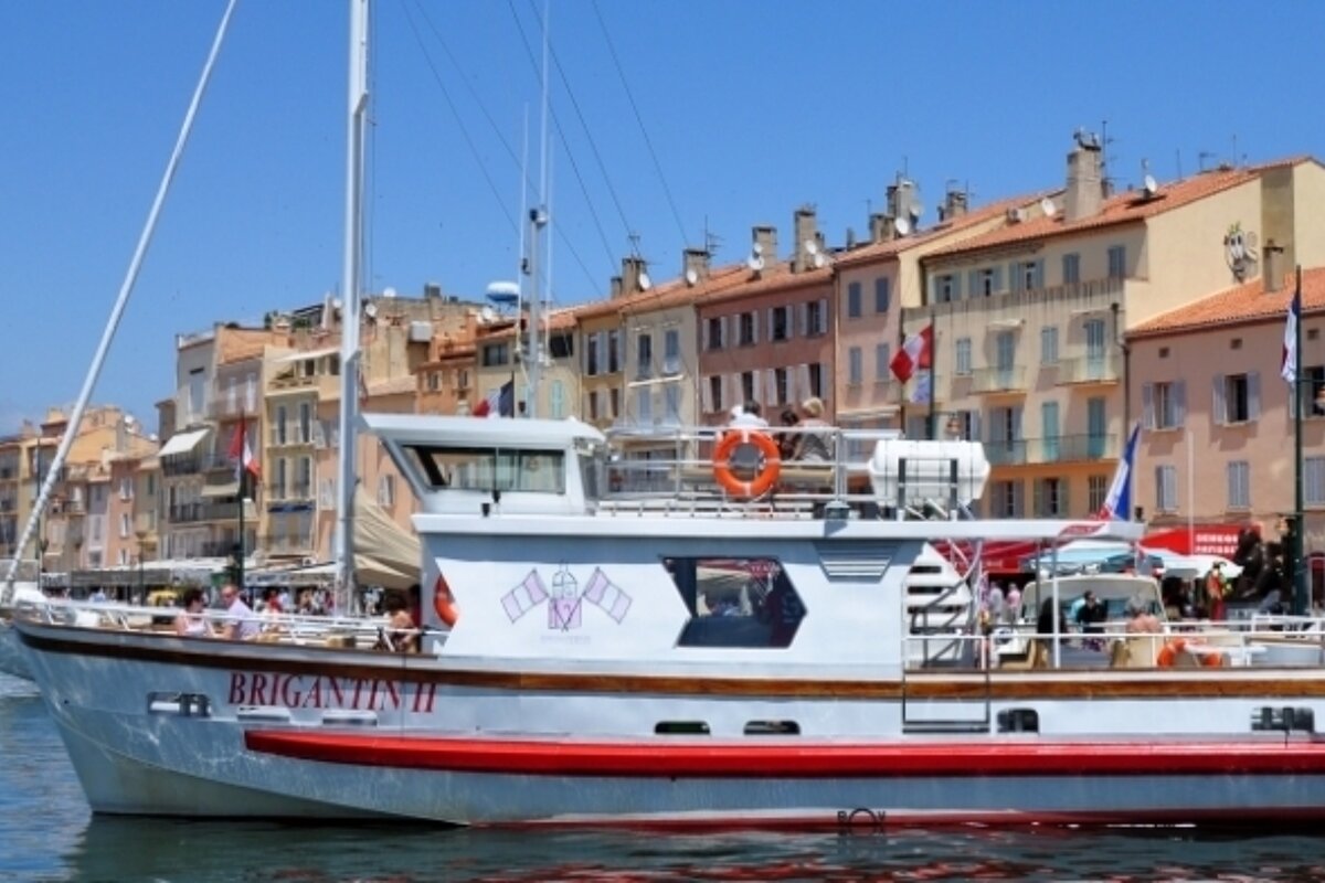 Coastal trip along the St Tropez bay by motor-boat