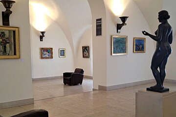Enjoying art at Musee de l'Annonciade, Saint-Tropez