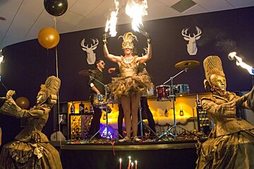 Cabaret at Nikki cafe
