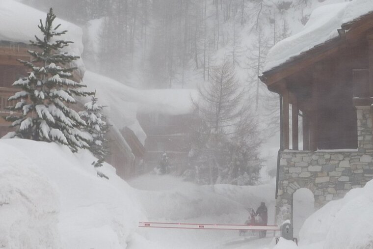 more snow in val disere, Val d'Isere Valley
