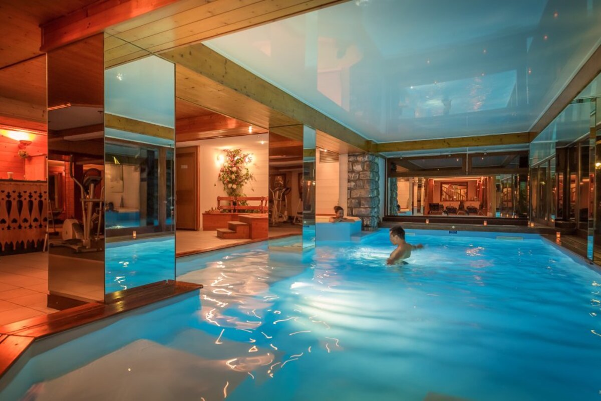 Pure Altitude Spa, Morzine indoor swimming pool