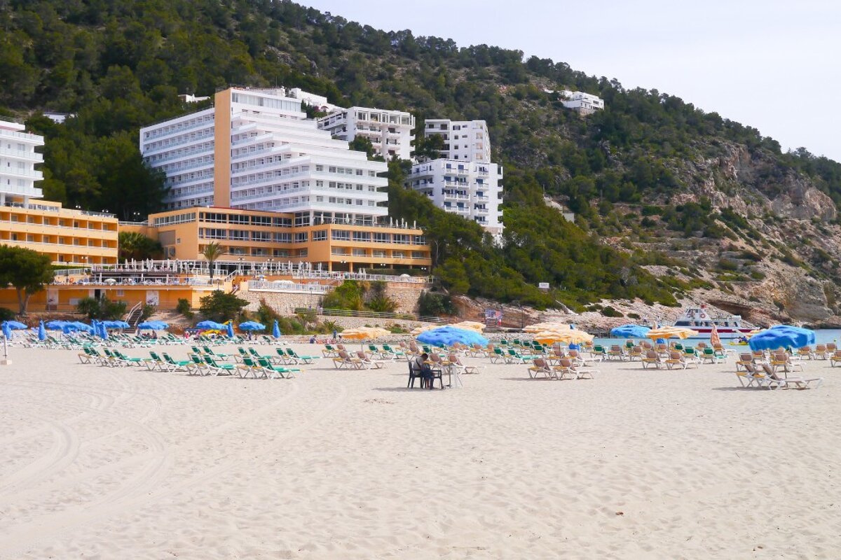 cala llonga ibiza