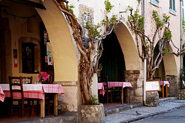 Les Arcades Restaurant, Antibes exterior