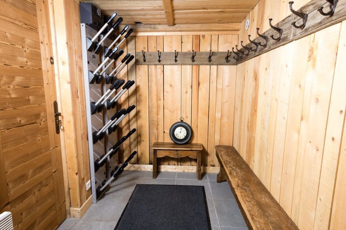 Les Oursons Chalet, La Tania boot room