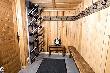Les Oursons Chalet, La Tania boot room