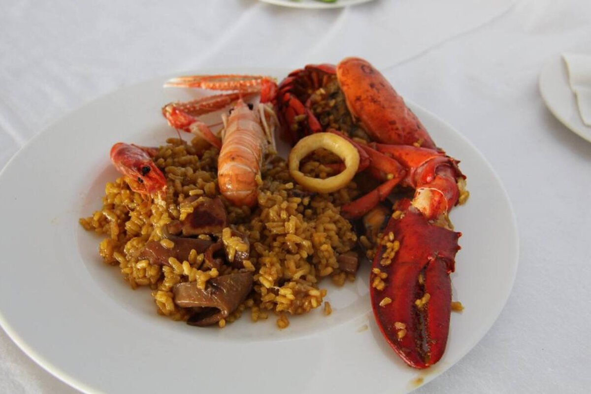 Mirablau Beach Restaurant, Cala Mesquida style of cuisine