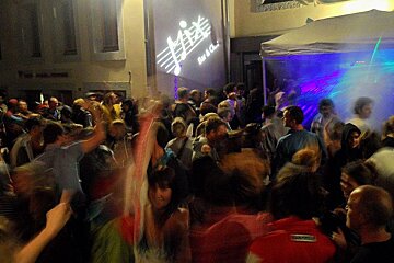 An image of a dancing crowd in a street in Chamonix Mont Blanc