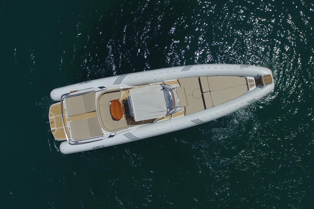 An aerial view of a boat that says elite on the side
