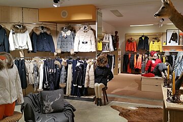 Fellay Mode and Sport Ski Rental, Verbier shop interior
