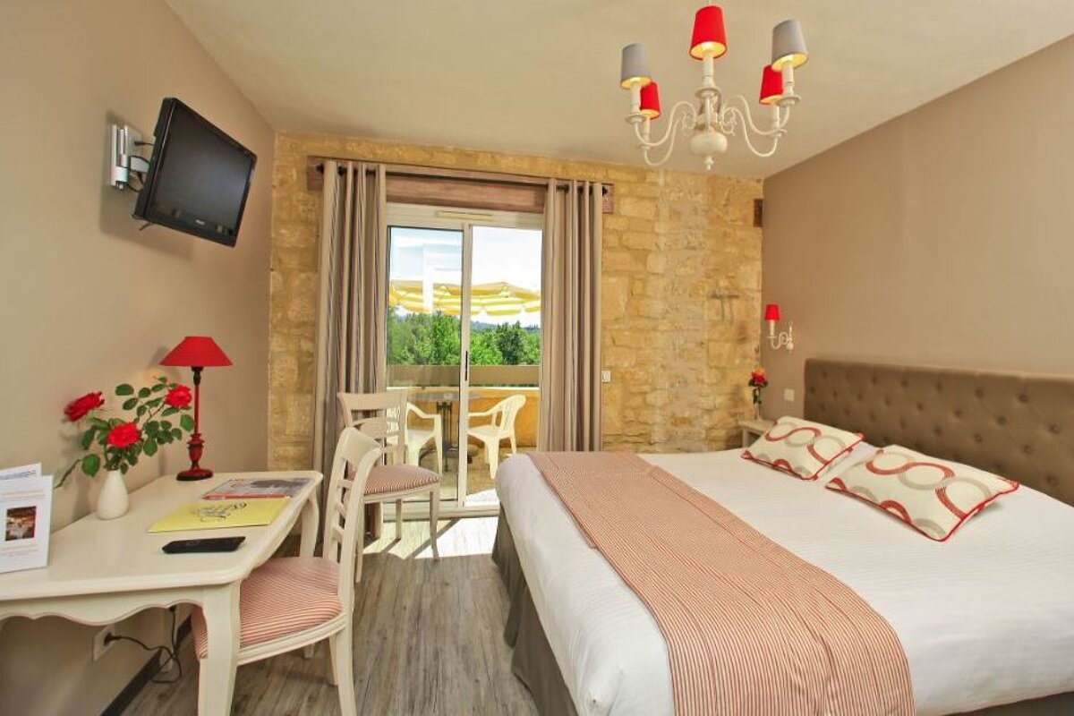 Laborderie Hotel, Tamnies double bedroom