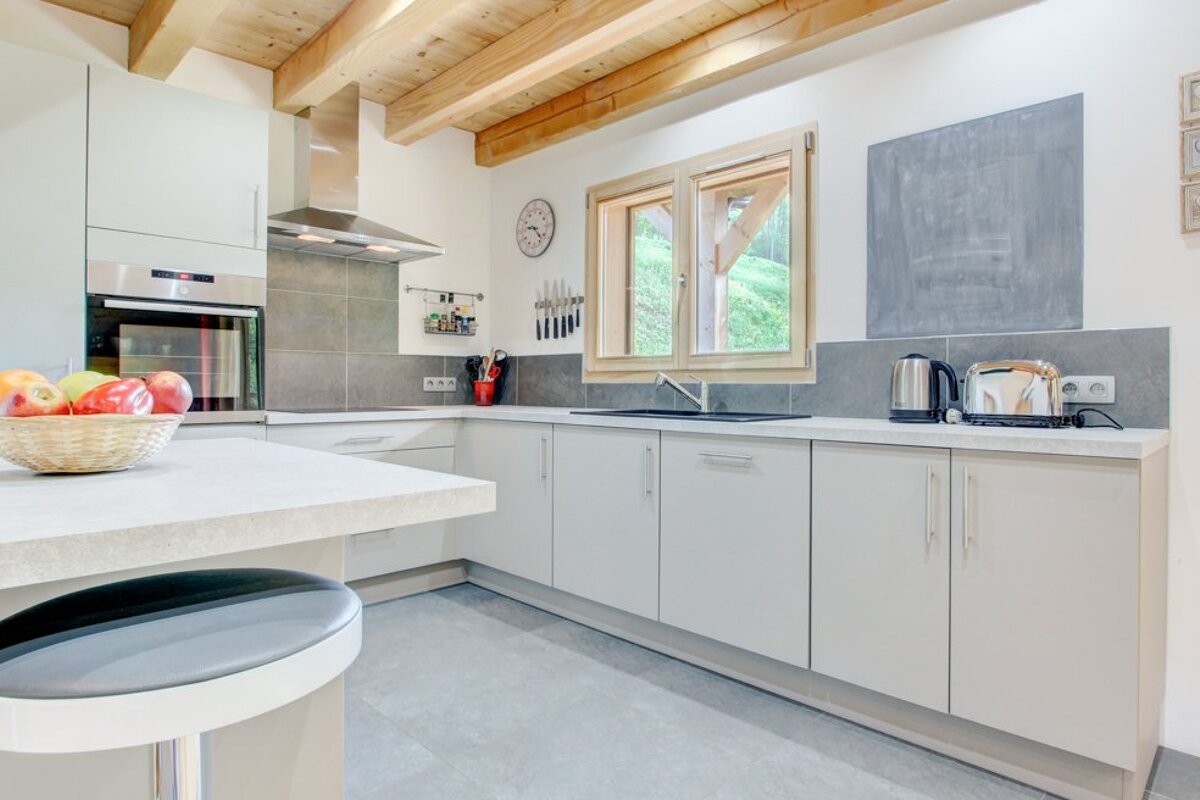 Quatre Saison Chalet, Morzine kitchen