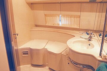 Ferretti 175 Fly 18m Motor Yacht, Puerto de Palma bathroom