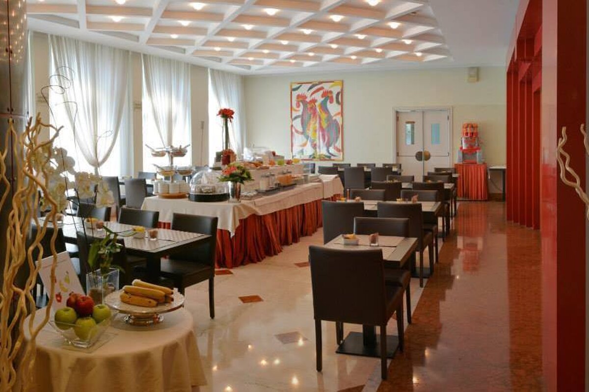 Royal Falcone Hotel, Monza dining room 