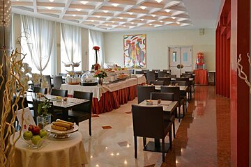 Royal Falcone Hotel, Monza dining room 